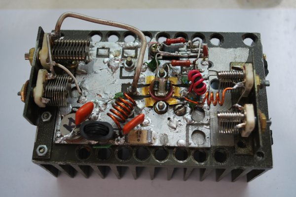 УКВ усилитель мощности UR5YW и UR5YGA на транзисторе КТ931